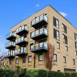 Hybrid Resi - London, Greenwich Near O2 Arena London